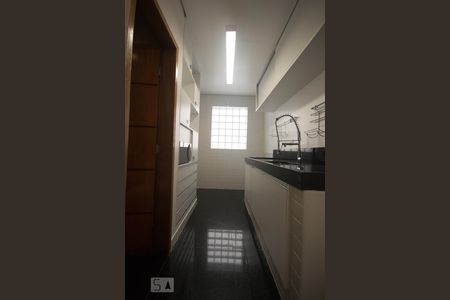 Cozinha de casa de condomínio para alugar com 1 quarto, 80m² em Indianópolis, São Paulo