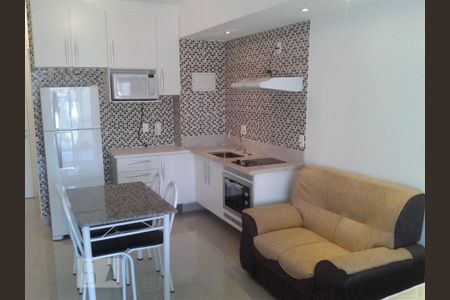 Sala e cozinha  de kitnet/studio para alugar com 1 quarto, 35m² em Vila Gomes Cardim, São Paulo
