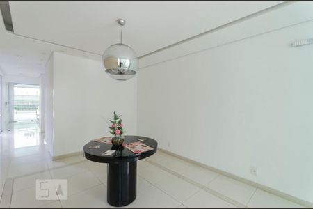 Apartamento para alugar com 88m², 2 quartos e 2 vagas Apartamento para alugar com 88m², 2 quartos e 2 vagasHall de entrada