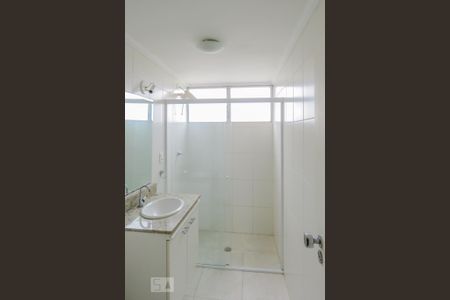 Apartamento para alugar com 126m², 3 quartos e 2 vagas Apartamento para alugar com 126m², 3 quartos e 2 vagasBanheiro suíte