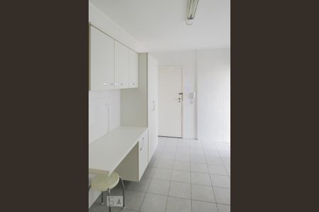 Apartamento para alugar com 126m², 3 quartos e 2 vagas Apartamento para alugar com 126m², 3 quartos e 2 vagasCozinha