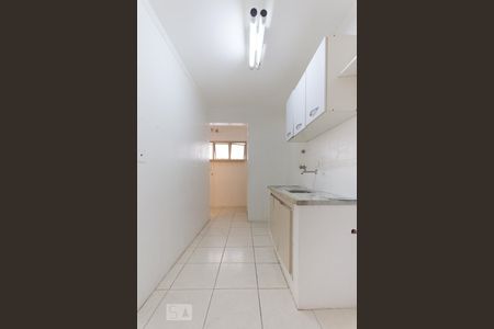 Cozinha de apartamento à venda com 2 quartos, 65m² em Vila Uberabinha, São Paulo