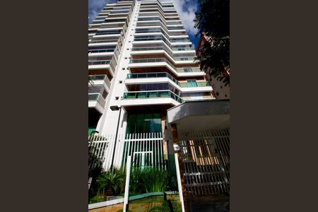 Apartamento à venda com 120m², 3 quartos e 4 vagasFachada