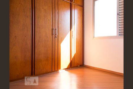 Apartamento à venda com 67m², 2 quartos e 1 vagaQuarto 2