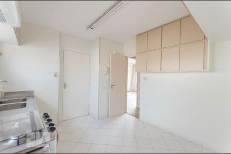 Apartamento para alugar com 121m², 3 quartos e 2 vagas Apartamento para alugar com 121m², 3 quartos e 2 vagasCozinha