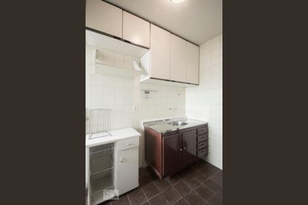 Cozinha de apartamento para alugar com 2 quartos, 60m² em Cidade Monções, São Paulo