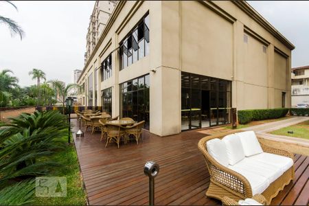 Apartamento para alugar com 41m², 1 quarto e 1 vaga Apartamento para alugar com 41m², 1 quarto e 1 vagaLado externo do bar e area de lazer