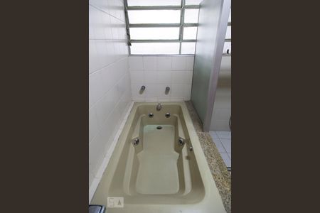 Banheiro 2 de apartamento à venda com 3 quartos, 140m² em Cerqueira César, São Paulo