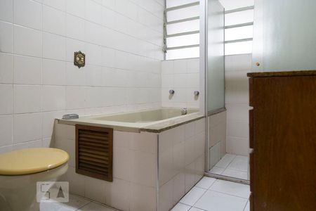 Banheiro 2 de apartamento à venda com 3 quartos, 140m² em Cerqueira César, São Paulo