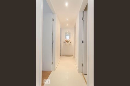 Corredor de apartamento para alugar com 3 quartos, 75m² em Perdizes, São Paulo