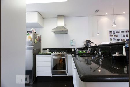 Cozinha de apartamento para alugar com 1 quarto, 47m² em Vila Buarque, São Paulo