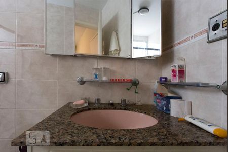 Apartamento à venda com 170m², 4 quartos e 1 vagaBanheiro da suíte