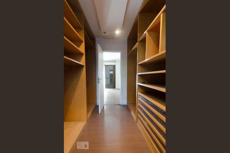 Apartamento à venda com 387m², 4 quartos e 4 vagasSuíte 4