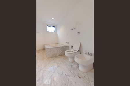 Apartamento à venda com 387m², 4 quartos e 4 vagasBanheiro Suíte 4