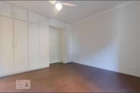 Apartamento à venda com 387m², 4 quartos e 4 vagasSuíte 1