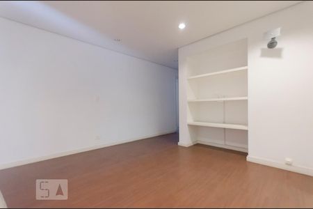 Apartamento à venda com 387m², 4 quartos e 4 vagasCorredor dos quartos