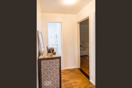 Corredor de apartamento à venda com 2 quartos, 92m² em Itaim Bibi, São Paulo