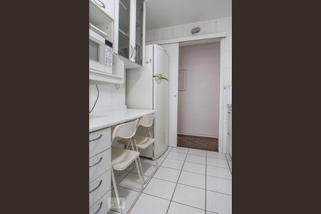 Apartamento à venda com 92m², 2 quartos e 1 vaga Apartamento à venda com 92m², 2 quartos e 1 vagaCozinha