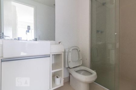 Banheiro de kitnet/studio para alugar com 1 quarto, 49m² em Vila Gertrudes, São Paulo