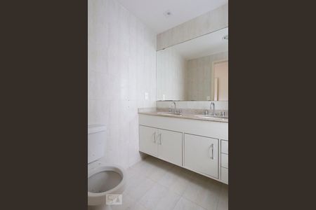 Apartamento à venda com 185m², 4 quartos e 3 vagasBanheiro da suíte 3