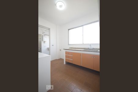 Cozinha de apartamento para alugar com 2 quartos, 85m² em Campo Belo, São Paulo