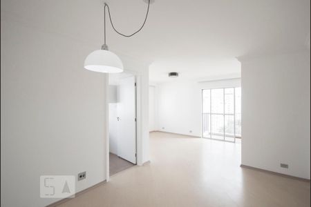 Sala de apartamento para alugar com 2 quartos, 85m² em Campo Belo, São Paulo