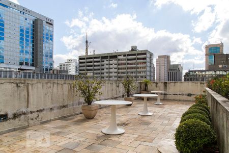 Apartamento para alugar com 64m², 1 quarto e 2 vagas Apartamento para alugar com 64m², 1 quarto e 2 vagasArea da piscina