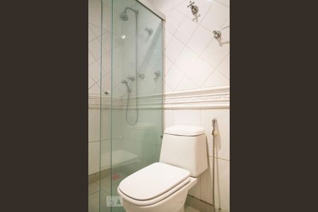 Banheiro de apartamento para alugar com 1 quarto, 64m² em Cerqueira César, São Paulo