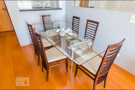 Detalhe sala de apartamento para alugar com 2 quartos, 60m² em Vila Pompéia, São Paulo