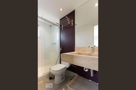 Apartamento para alugar com 63m², 2 quartos e 2 vagas Apartamento para alugar com 63m², 2 quartos e 2 vagasBanheiro da suíte