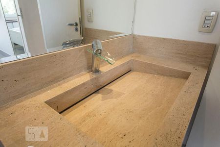 Apartamento para alugar com 63m², 2 quartos e 2 vagas Apartamento para alugar com 63m², 2 quartos e 2 vagasBanheiro da suíte