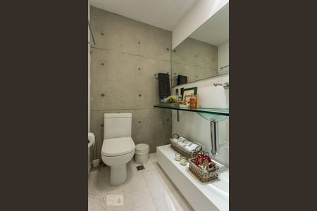 Banheiro de apartamento à venda com 1 quarto, 69m² em Campo Belo, São Paulo