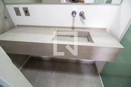 Apartamento para alugar com 69m², 1 quarto e 1 vaga Apartamento para alugar com 69m², 1 quarto e 1 vagaBanheiro da Suíte