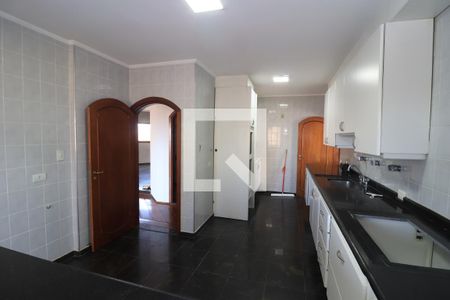 Apartamento para alugar com 216m², 4 quartos e 5 vagasCozinha