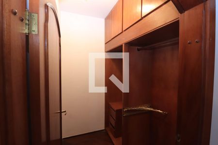 Apartamento para alugar com 216m², 4 quartos e 5 vagasCloset