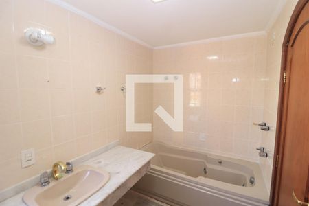 Apartamento para alugar com 216m², 4 quartos e 5 vagasBanheiro da Suíte