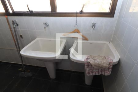 Apartamento para alugar com 216m², 4 quartos e 5 vagasÁrea de Serviço