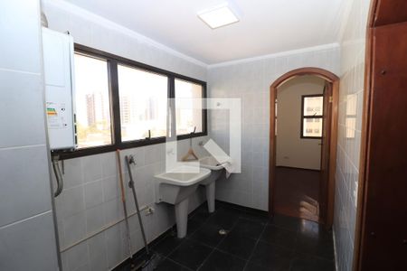 Apartamento para alugar com 216m², 4 quartos e 5 vagasÁrea de Serviço