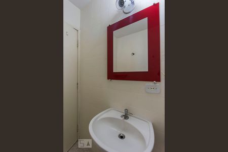 Banheiro de apartamento à venda com 1 quarto, 45m² em Barra Funda, São Paulo