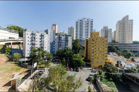 Vista de apartamento para alugar com 3 quartos, 72m² em Vila Ipojuca, São Paulo