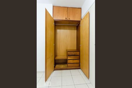 Detalhe quarto 01 de apartamento para alugar com 3 quartos, 72m² em Vila Ipojuca, São Paulo