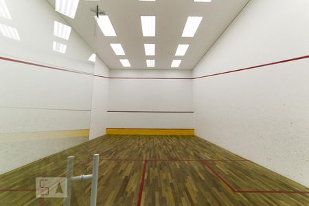 Apartamento para alugar com 77m², 1 quarto e 2 vagasSquash