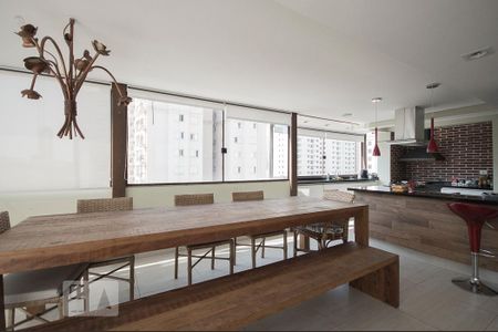 Apartamento para alugar com 240m², 2 quartos e 3 vagas Apartamento para alugar com 240m², 2 quartos e 3 vagasCozinha Cobertura