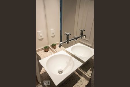 Detalhe Lavabo de apartamento para alugar com 2 quartos, 240m² em Vila Mascote, São Paulo