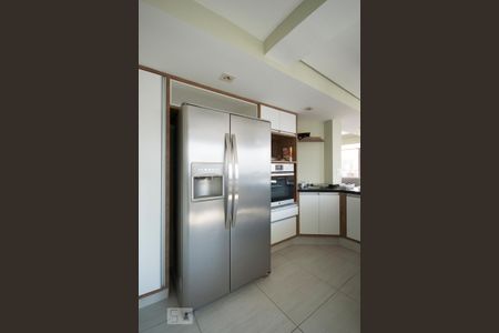 Apartamento para alugar com 240m², 2 quartos e 3 vagas Apartamento para alugar com 240m², 2 quartos e 3 vagasDetalhe Cobertura