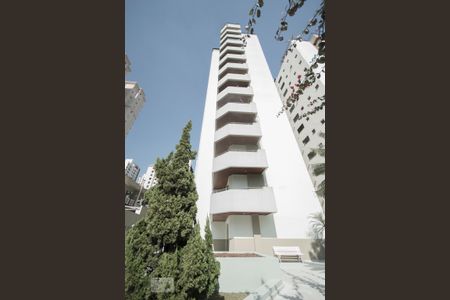 Apartamento para alugar com 240m², 2 quartos e 3 vagas Apartamento para alugar com 240m², 2 quartos e 3 vagasFachada