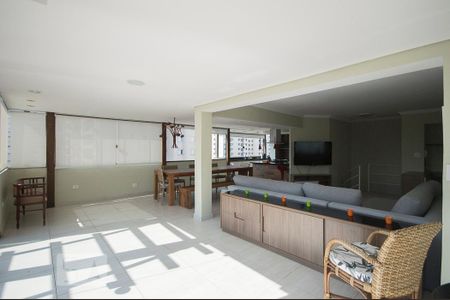 Apartamento para alugar com 240m², 2 quartos e 3 vagas Apartamento para alugar com 240m², 2 quartos e 3 vagasCobertura