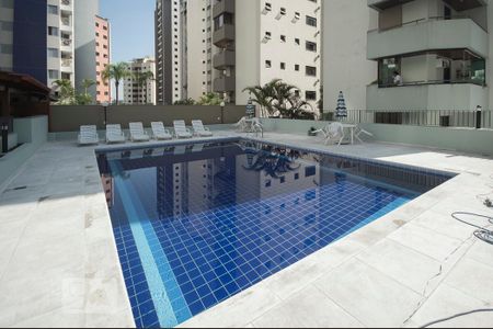Apartamento para alugar com 240m², 2 quartos e 3 vagas Apartamento para alugar com 240m², 2 quartos e 3 vagasPiscina