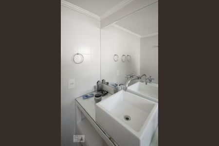 Apartamento para alugar com 240m², 2 quartos e 3 vagas Apartamento para alugar com 240m², 2 quartos e 3 vagasDetalhe Banheiro