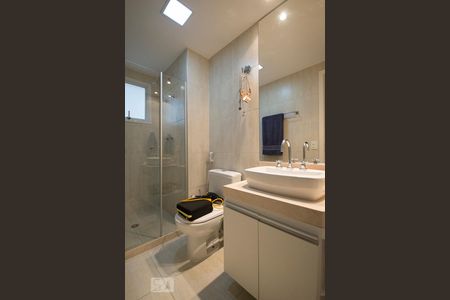 Apartamento à venda com 161m², 4 quartos e 3 vagasBanheiro